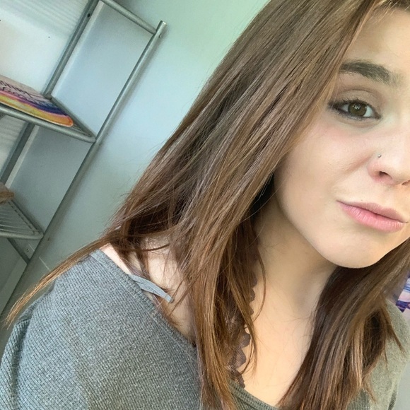 Meet your Posher, Gabrielle - Picture 1 of 1